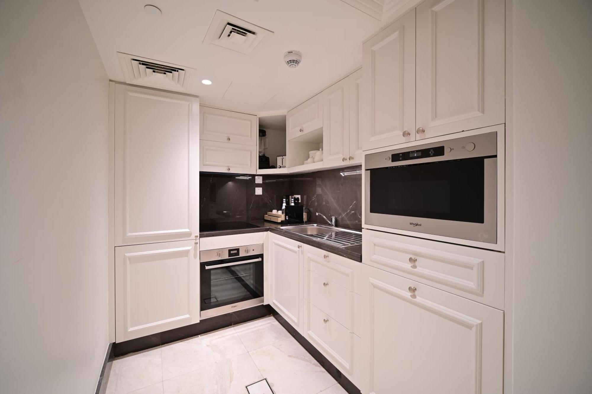 21 High Street Residence By The Torch Doha Exterior photo